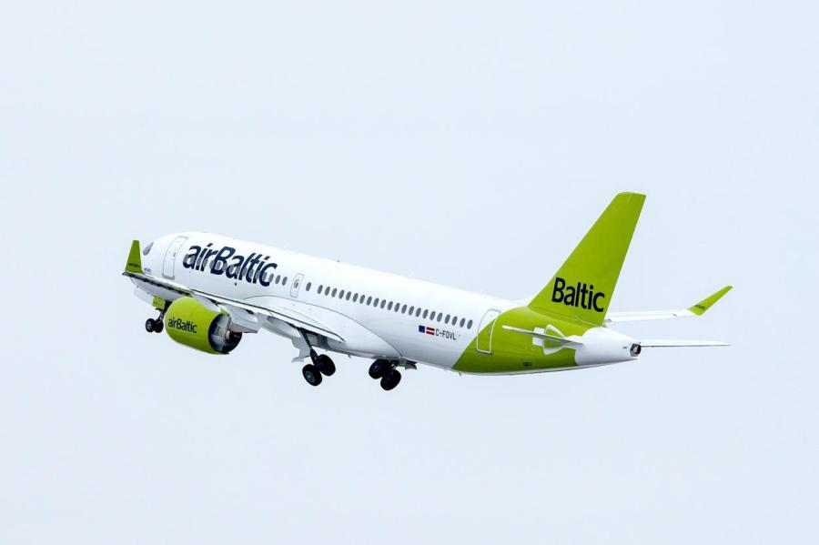 Эвакуация: airBaltic назначил дополнительные рейсы из Киева в Ригу
