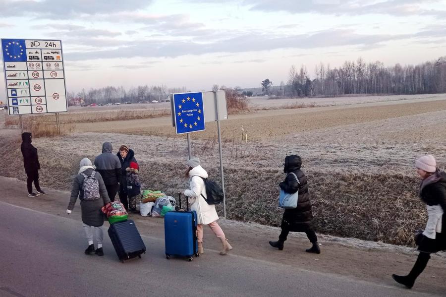 В Риге размещено 623 украинских беженца; столица призывает на помощь