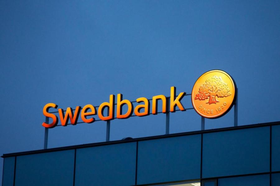 Все бывшее руководство Swedbank подозревают в отмывании денег