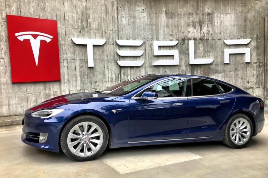 Компания Tesla установила очередной рекорд поставок