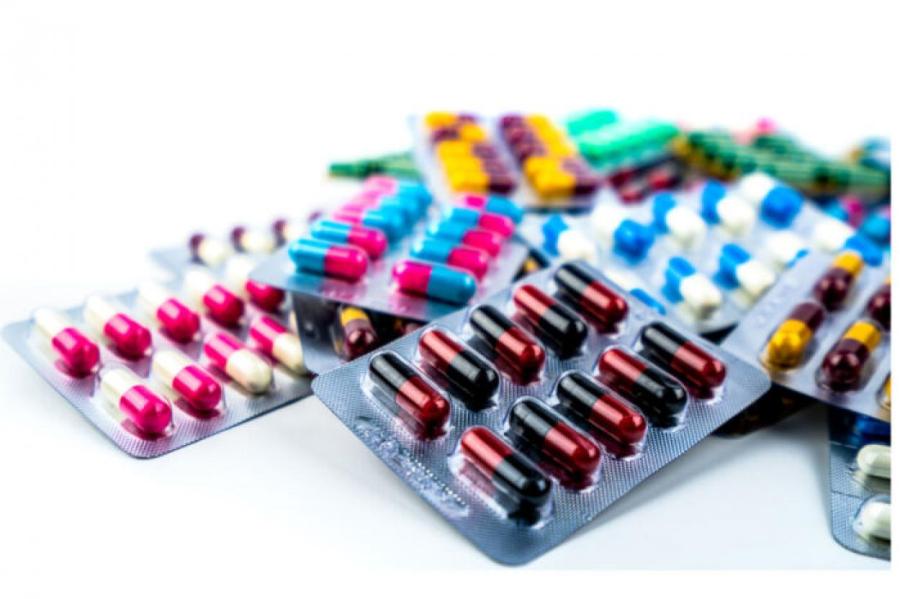 Латвия подсела на таблетки: ее пытаются протолкнуть в эру постантибиотиков