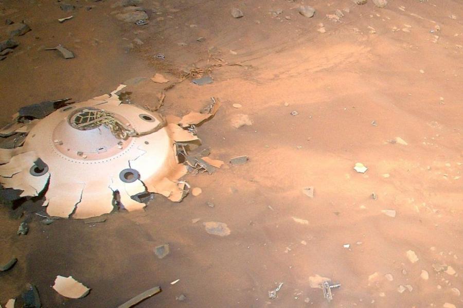 Марсолет НАСА прислал на Землю уникальные фото