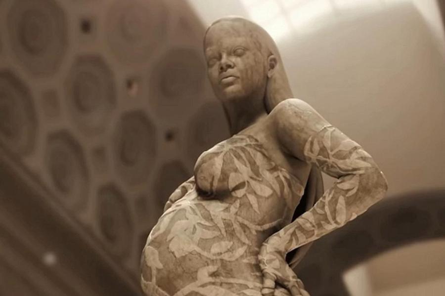 Метрополитен-музей посвятил беременной Рианне мраморную статую