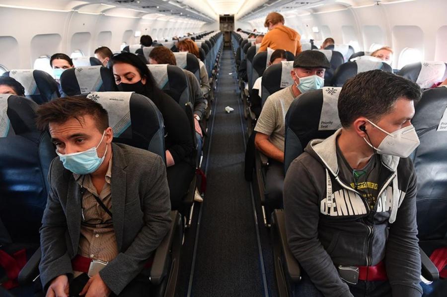 В Европе отменяют маски в аэропортах и самолетах