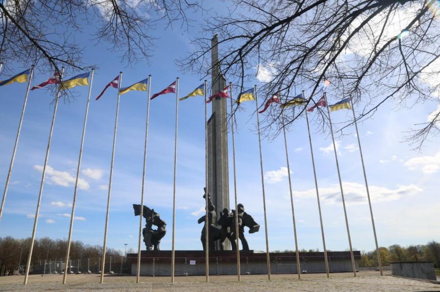 Вице-мэр Риги допустил, что Россия сможет забрать памятник Освободителям