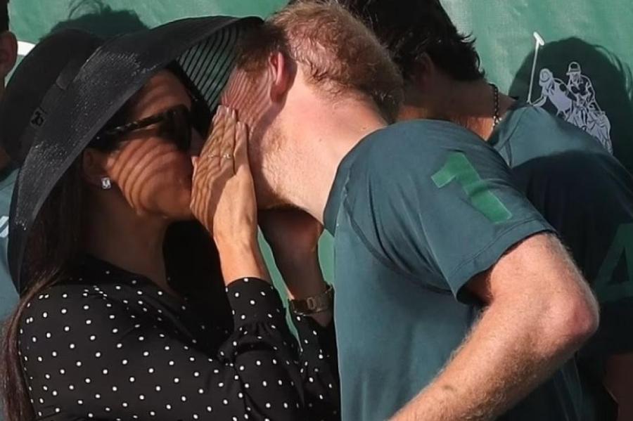 Жаркий поцелуй: Меган Маркл чествует любимого принца на публике