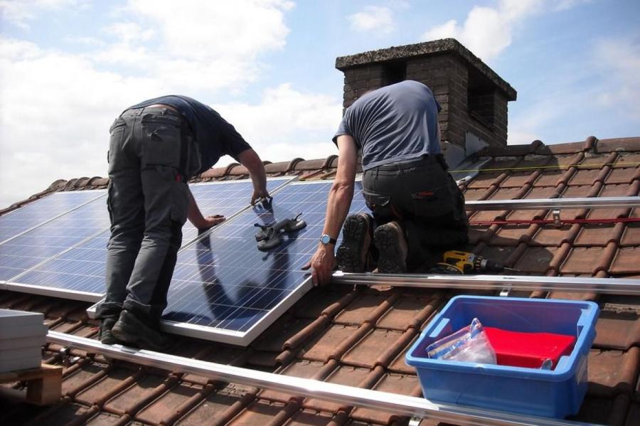 Через 5 лет будет запрещено строить новые дома без солнечных панелей на крыше