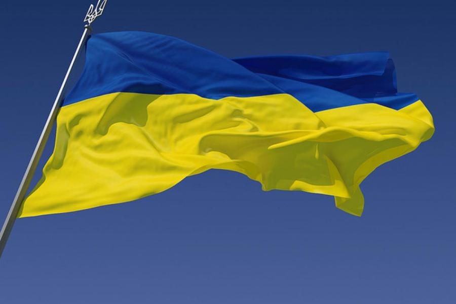 Пострадавшему латвийцу с флагом Украины выплатили компенсацию в 6 тысяч евро