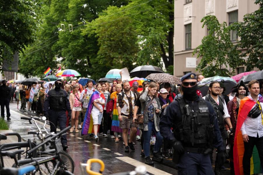 Сегодня в Рижском Прайде участвовали около 5 000 человек - полиция