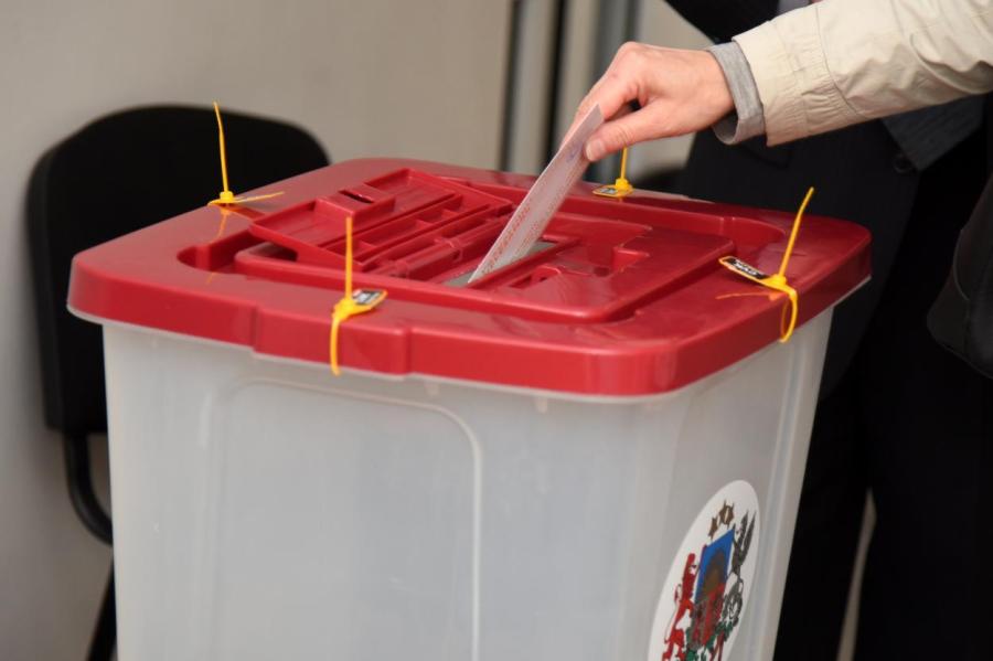 Латвийская демократия: люди не идут голосовать потому что все хорошо, или плохо?