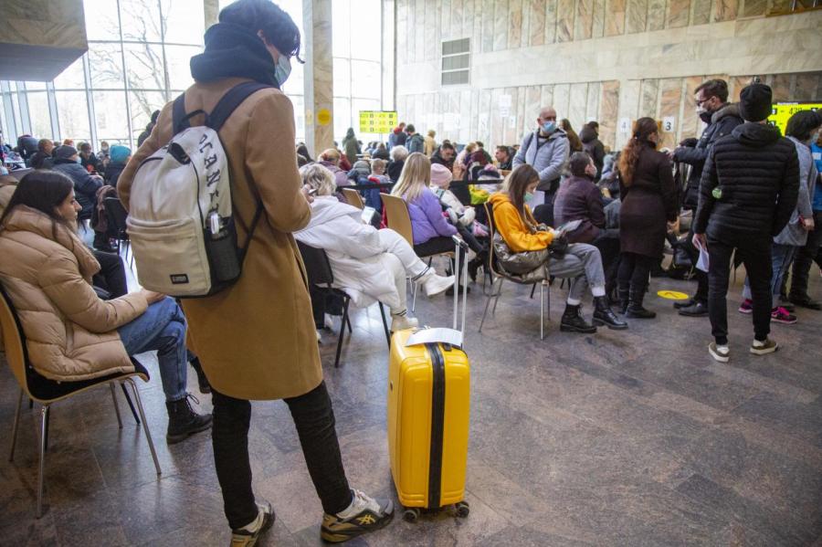 Большинство украинских беженцев используют Латвию, как транзитный пункт