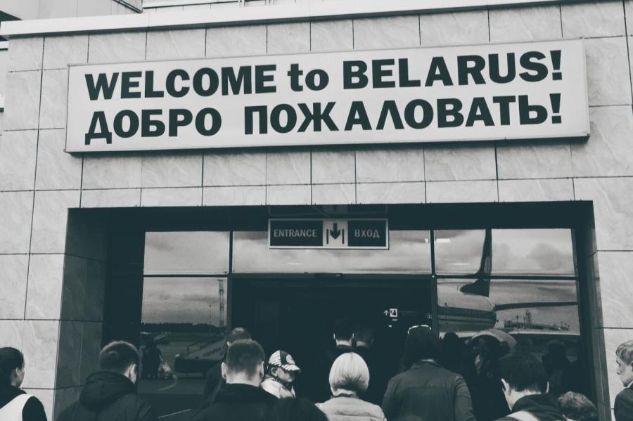 Видео о побеге жителя Латвии в Беларусь стало популярным в соцсетях