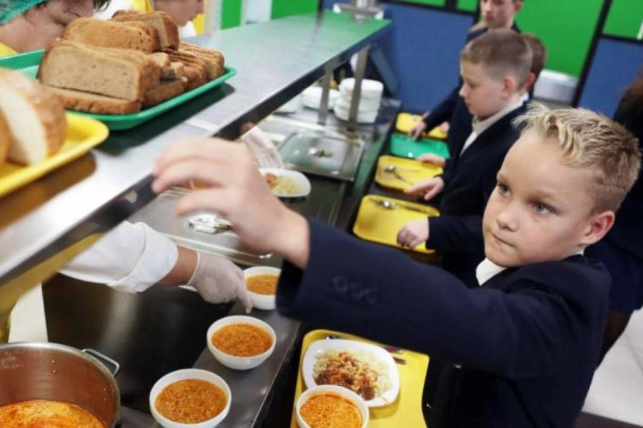 В день выборов в Сейм в Риге отменят бесплатную еду для детей