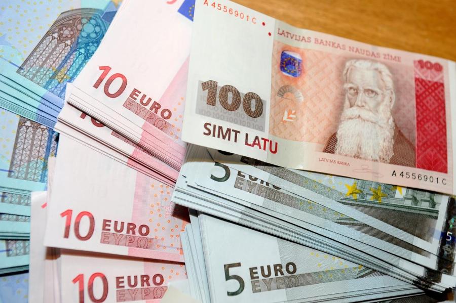 Евро нам строить и жить помогает: власти Латвии помянули репшики и латы
