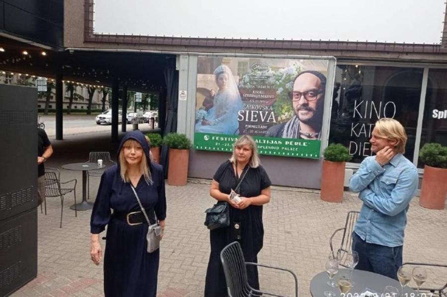 «Концертов нет, работы нет»: продюсер рассказал о незавидном положении Пугачевой