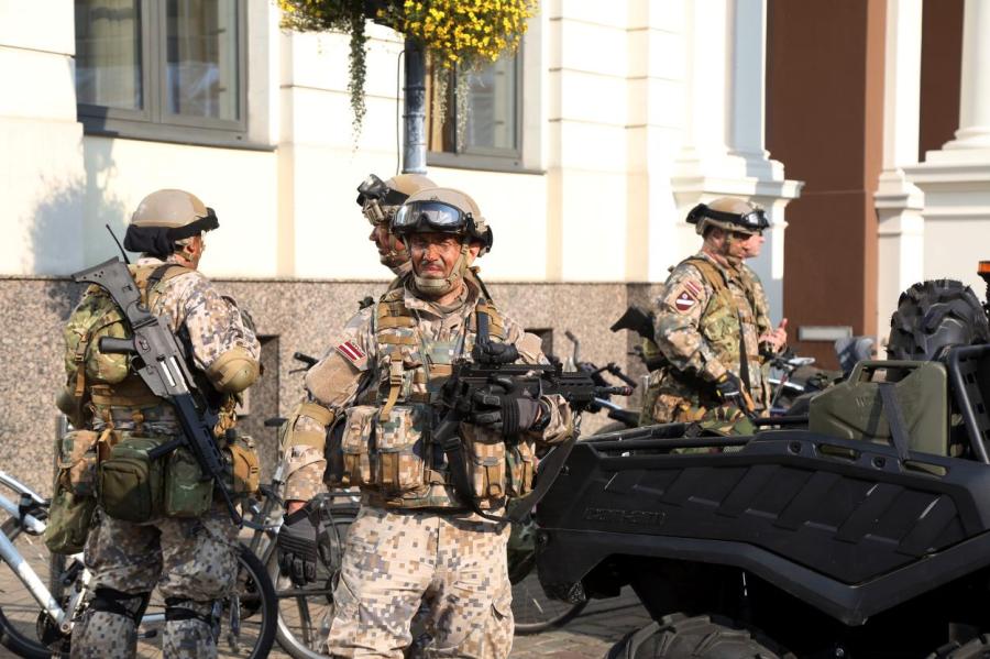Экономический милитаризм: военные обещают Латгалии сотни вакансий