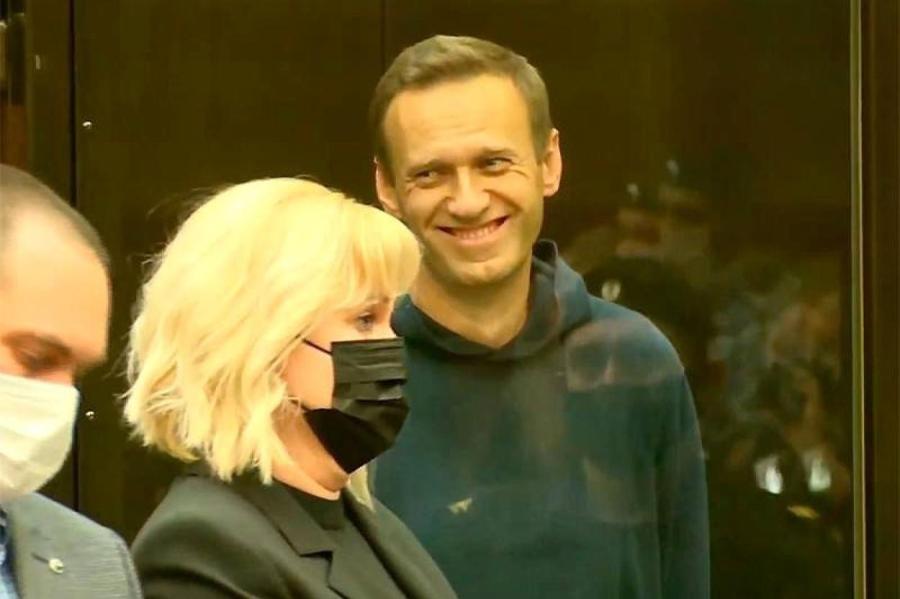 Навального вновь отправили в ШИЗО