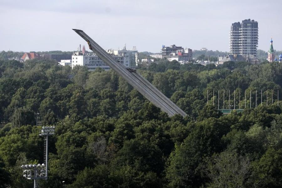 Чем займутся латвийские политики после сноса памятника
