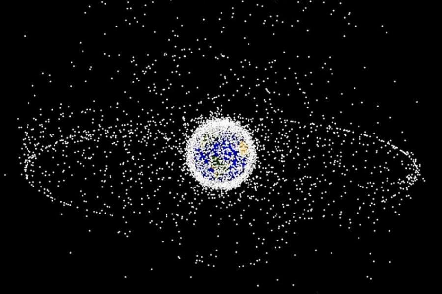США объявили о намерении убрать космический мусор, летающий над головами землян