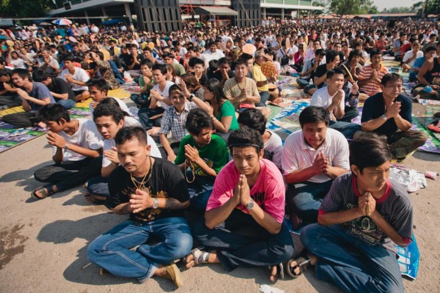 Тайцев призвали не продавать почки ради покупки нового iPhone 14