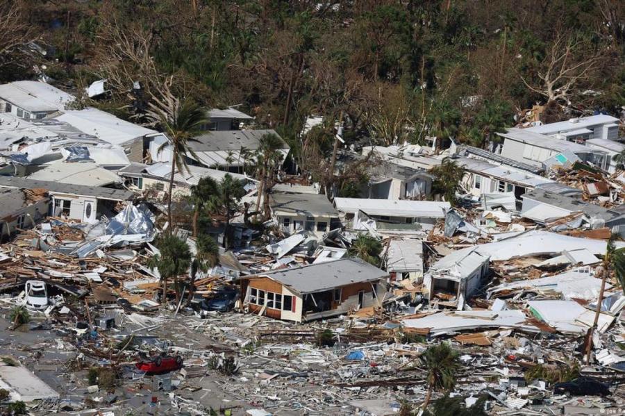 Байден сообщил о самом разрушительном в истории США урагане