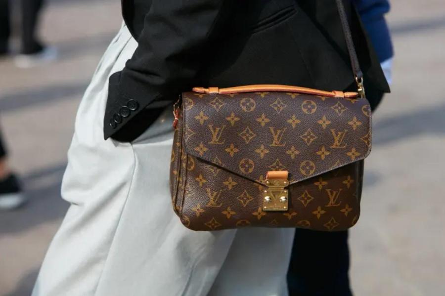 На показе Louis Vuitton охранник ударил 13-летнего ребенка