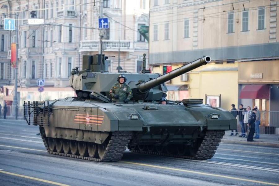 В Москве возможен военный переворот. На улицах замечена техника - политолог