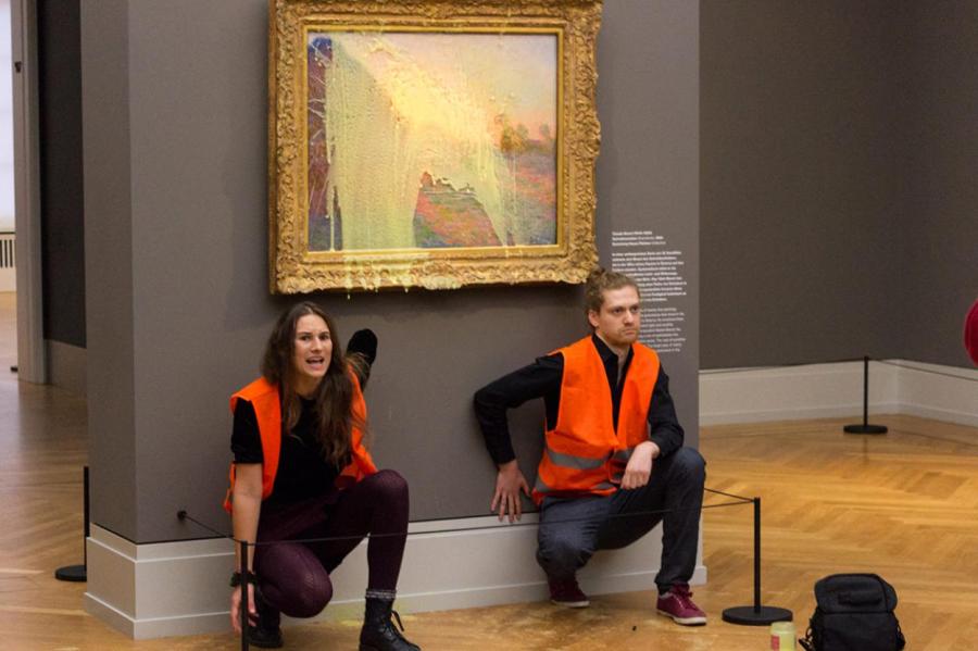 Потсдамский музей оценил ущерб после нападения эко-активистов на картину Моне