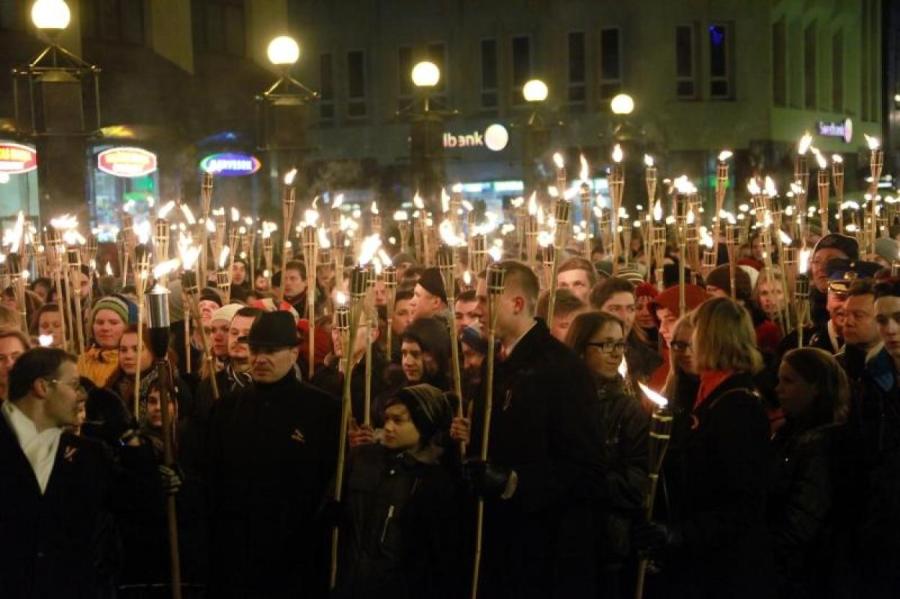 Выдача факелов. После 2 лет перерыва 18 ноября в Риге пройдет факельное шествие
