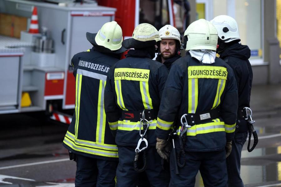 «Пожарный» кризис в Латвии: не хватает 400 человек и ещё 217 уходят на пенсию