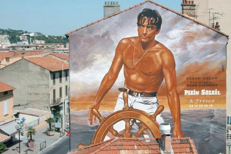 Неповторимые фрески на улицах Франции от Патрика Коммеси