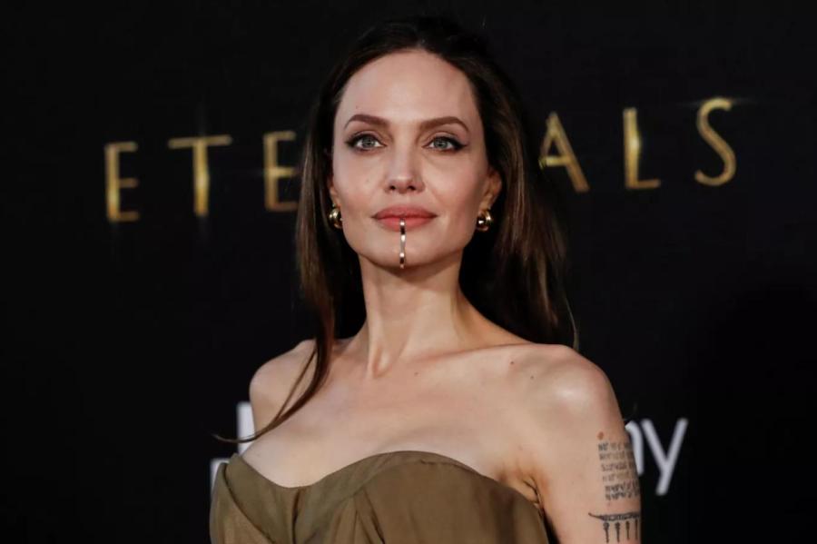Анджелина Джоли отреагировала на новый роман Брэда Питта