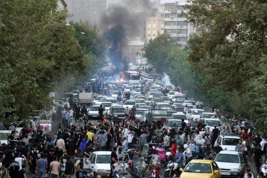 Во время последних беспорядков в Иране погибли не менее 200 человек