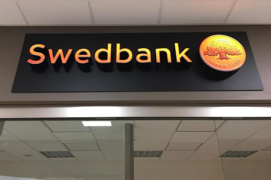 Swedbank признался, что его клиентов в Латвии обкрадывают мошенники