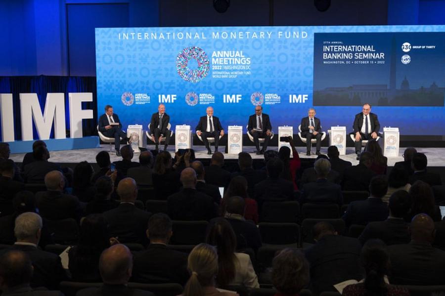 «Мы живем в мире шоков». МВФ подвел мрачные итоги года