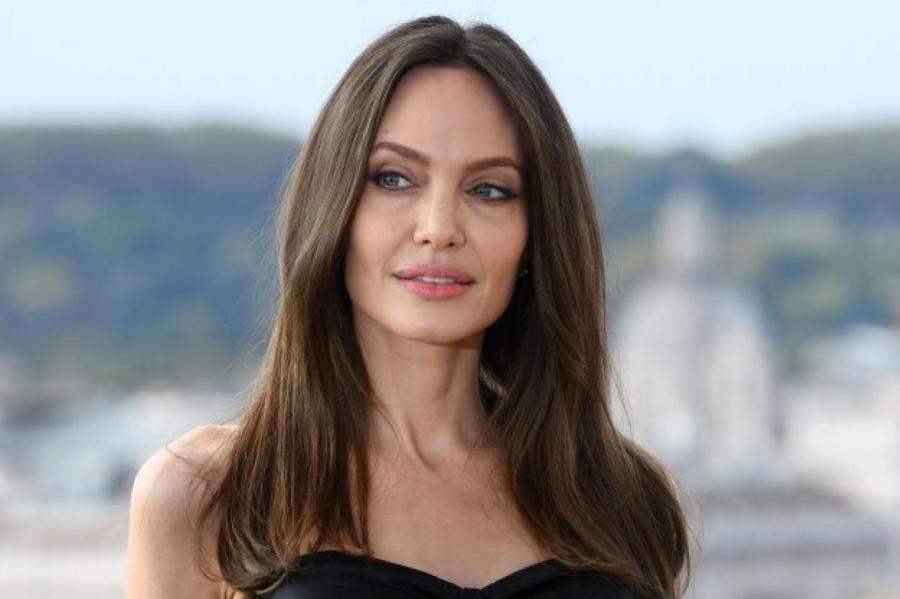 Анджелина Джоли появилась в Капитолии вместе с приемной дочерью