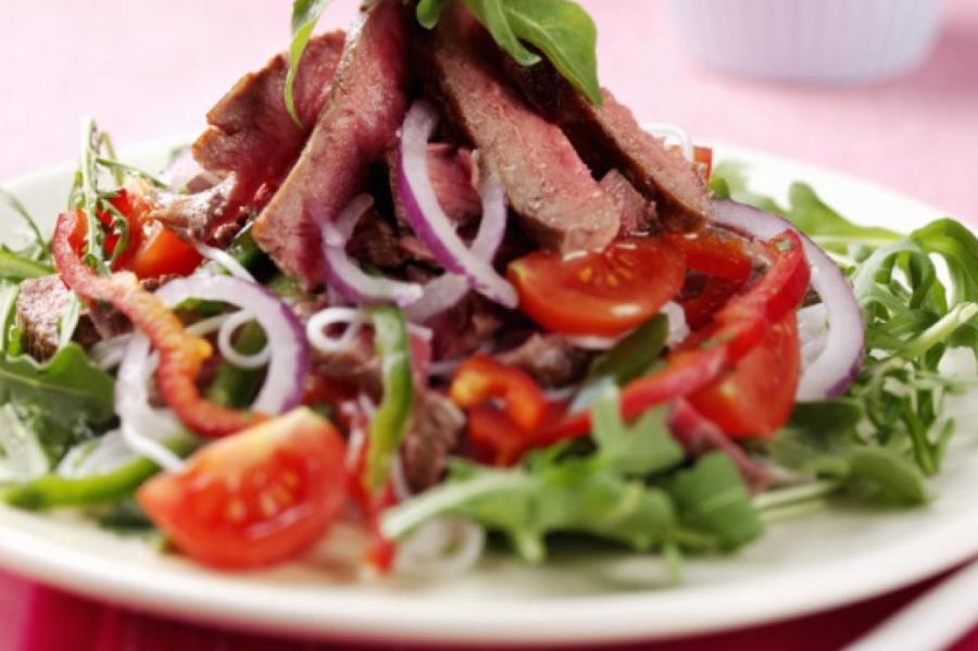 Полезно и вкусно: салат с говядиной и овощами без майонеза