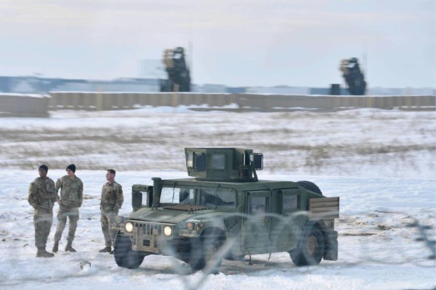 Американские военные расположились в семи минутах полета ракеты от Крыма