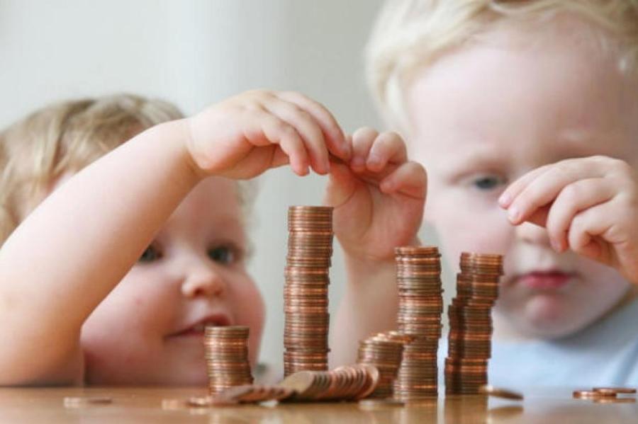 Размер алиментов вырос: в новом году латвийским детям заплатят больше