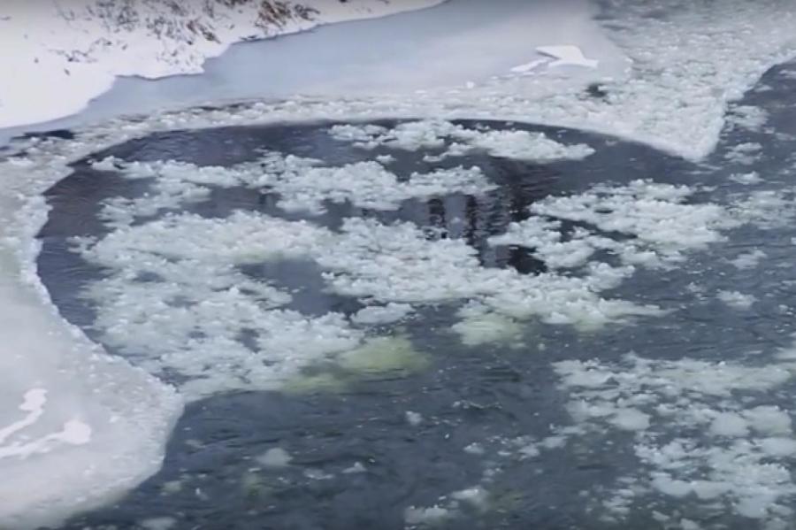 Водитель грузовика спас восьмилетнего мальчика, провалившегося под лед в Риге