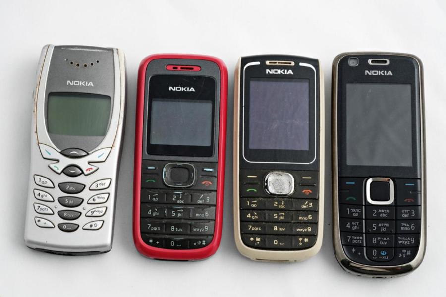 В Эстонии обнаружили работающие мобильные телефоны, выпущенные в 1994 году