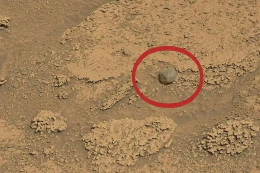 Марсоход Curiosity обнаружил необычный камень — возможно, это метеорит
