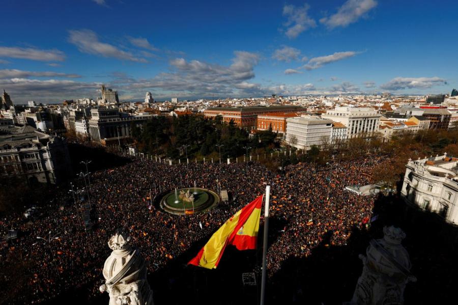 На митинг против правительства Испании в Мадриде вышли более 30 тыс. человек