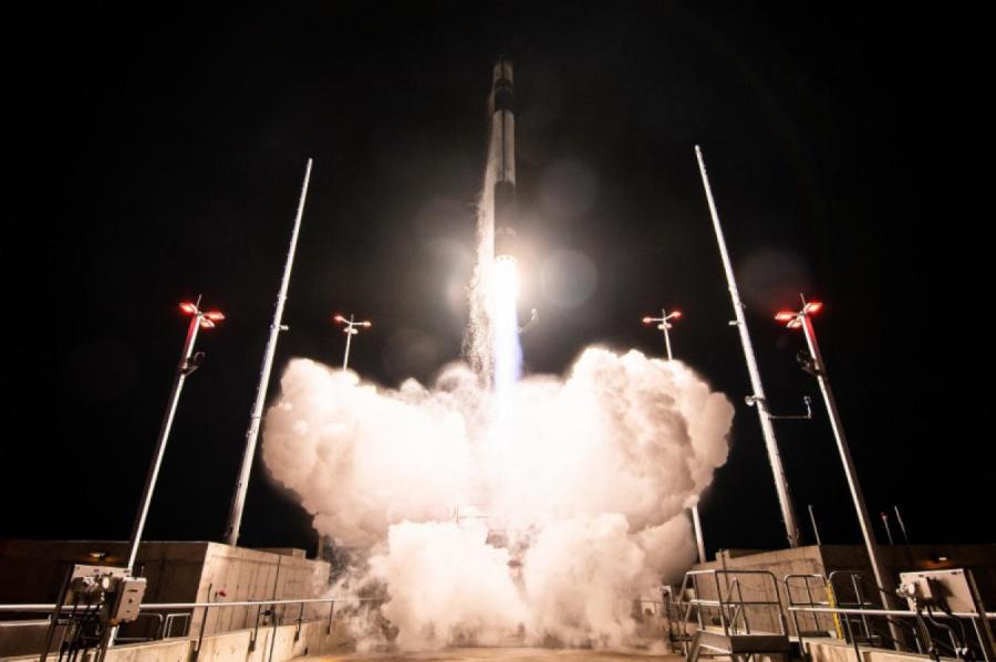 Rocket Lab впервые запустила ракету с территории США