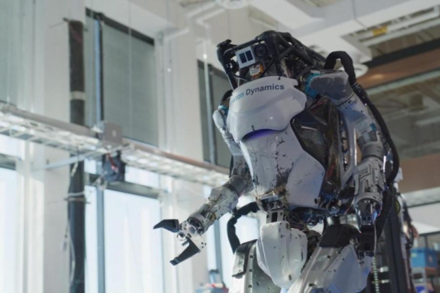 Boston Dynamics показала нарезку дублей с падениями робота Atlas (ВИДЕО)