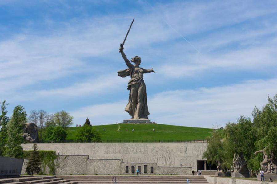 Песков не подтвердил планы Путина переименовать Волгоград в Сталинград