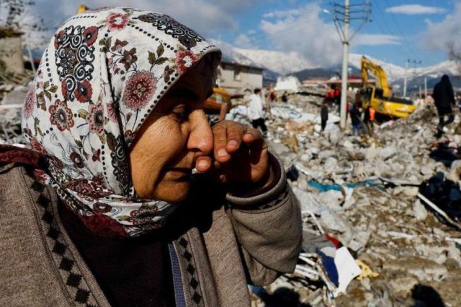 Число жертв землетрясения приблизилось к восьми тысячам (ВИДЕО)