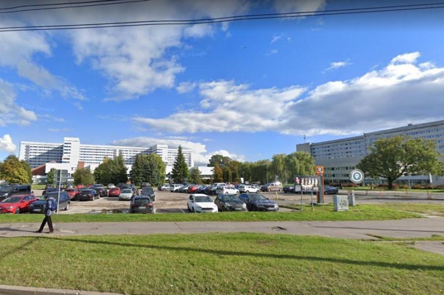 Клиенты Восточной больницы злы: время бесплатной парковки сократили вдвое