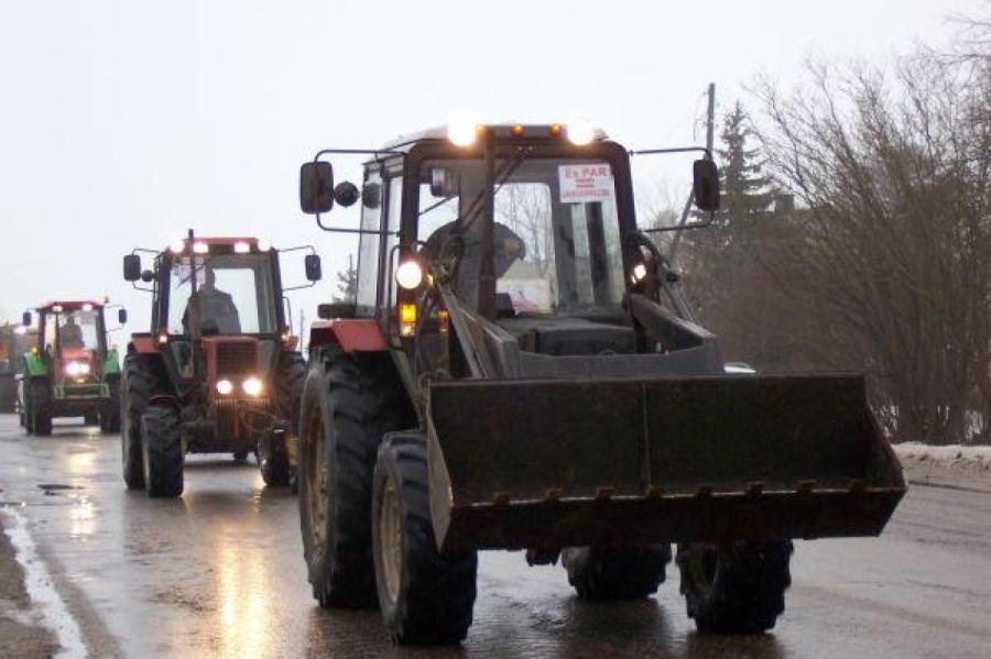 Латвийские фермеры грозят блокировать магазины и склады своими тракторами
