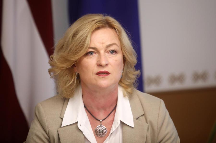 Министр отправилась в Варшаву обсудить восстановление Украины